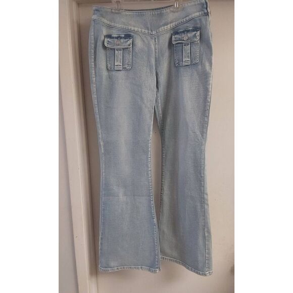New~Dolls Kill Generation Kiss Light Wash Jessica Low Rise Jeans - Picture 1 of 7